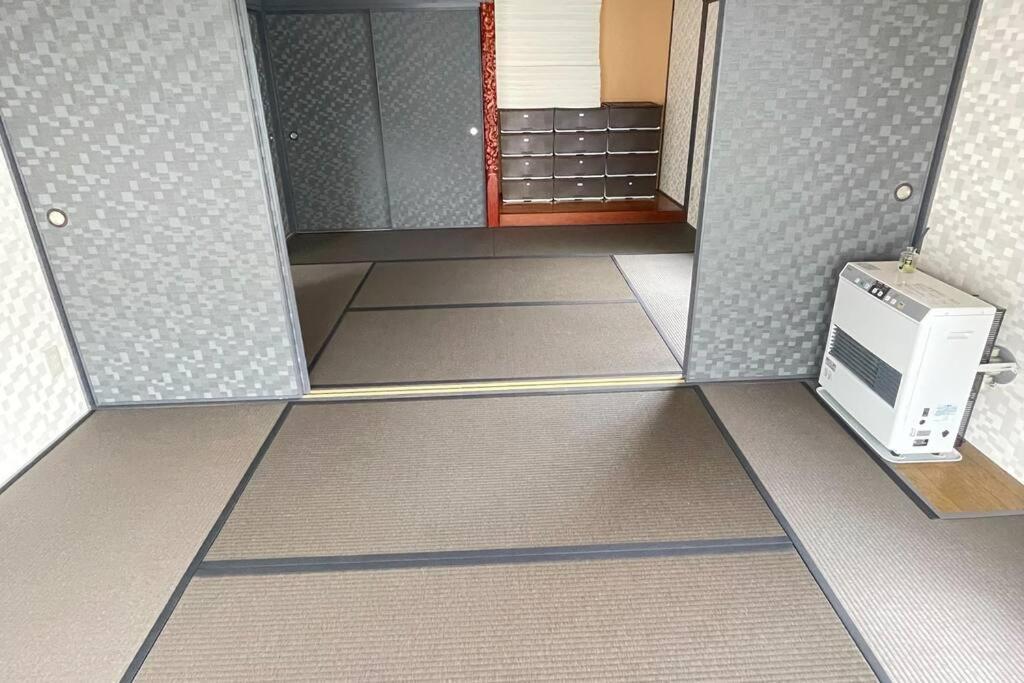 【ウポポイ近く】庭付きログハウステイスト・ Bbqセットあり 4名様まで同一料金 Shiraoi ภายนอก รูปภาพ